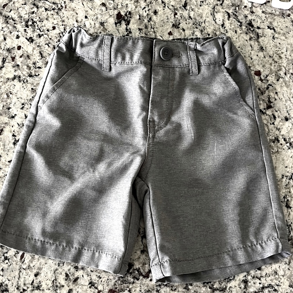 Worn 1X- toddler boys size 5T silvery-gray dress shorts by cat and jack!
